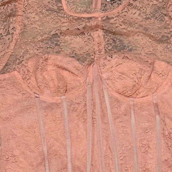 Lace Blush Top - Picture 2 of 5